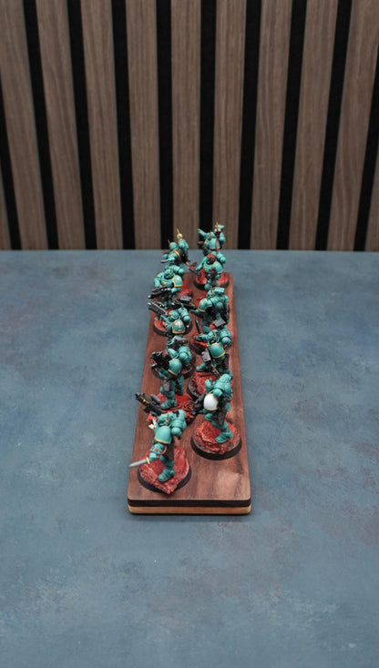 The Keep - Magnetised Solid Walnut & Maple 10x 32mm Model Display