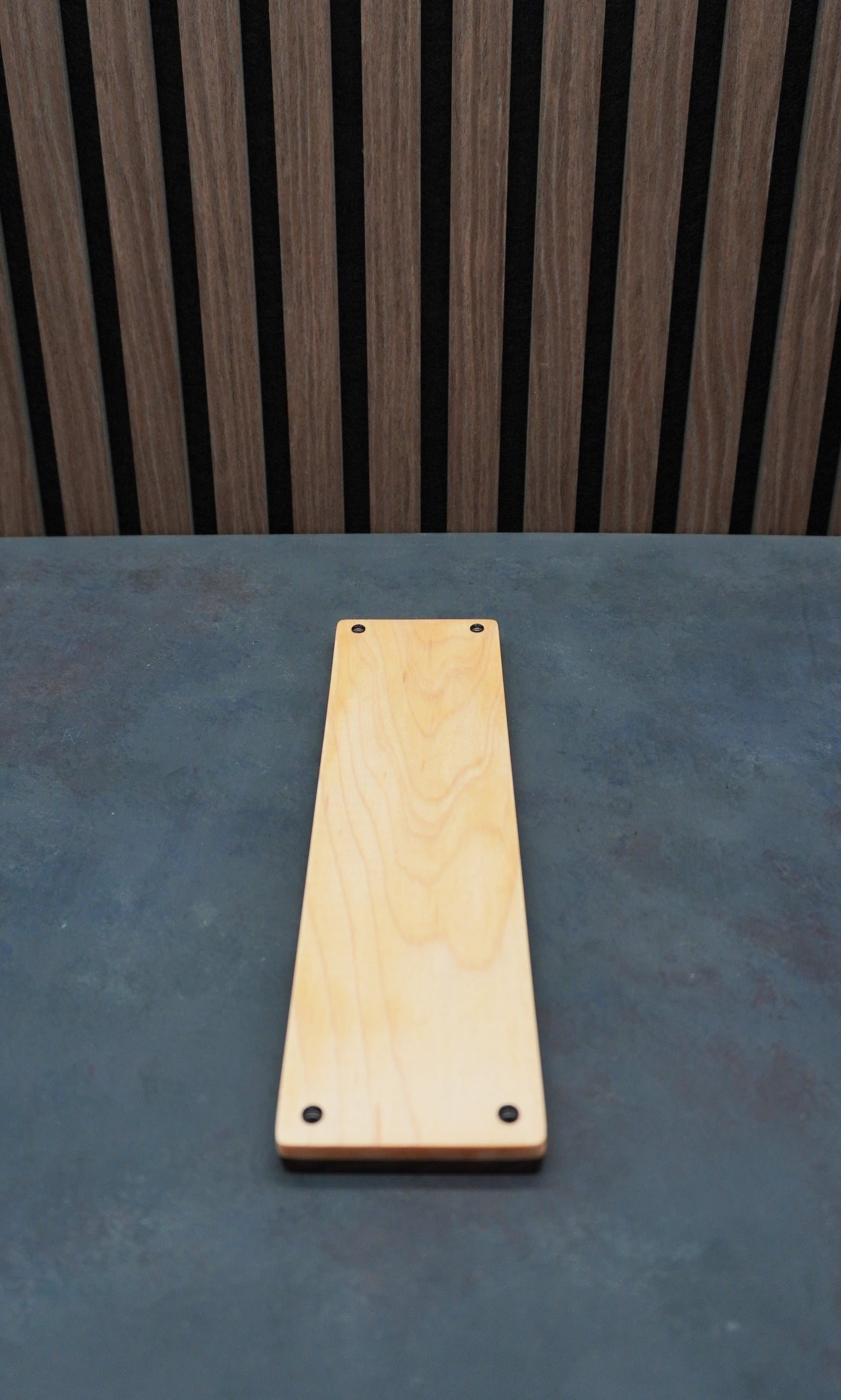 The Keep - Magnetised Solid Walnut & Maple 10x 32mm Model Display